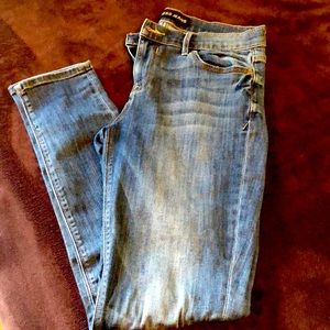 Express women’s mid-rise legging jean